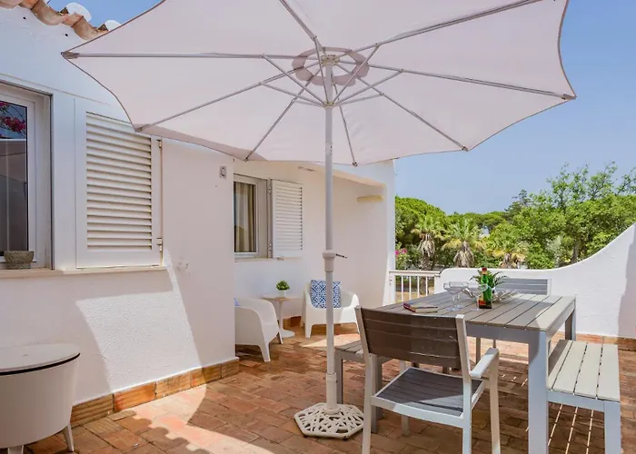 Sea 3Bdr House W/ Patio By Lovelystay
